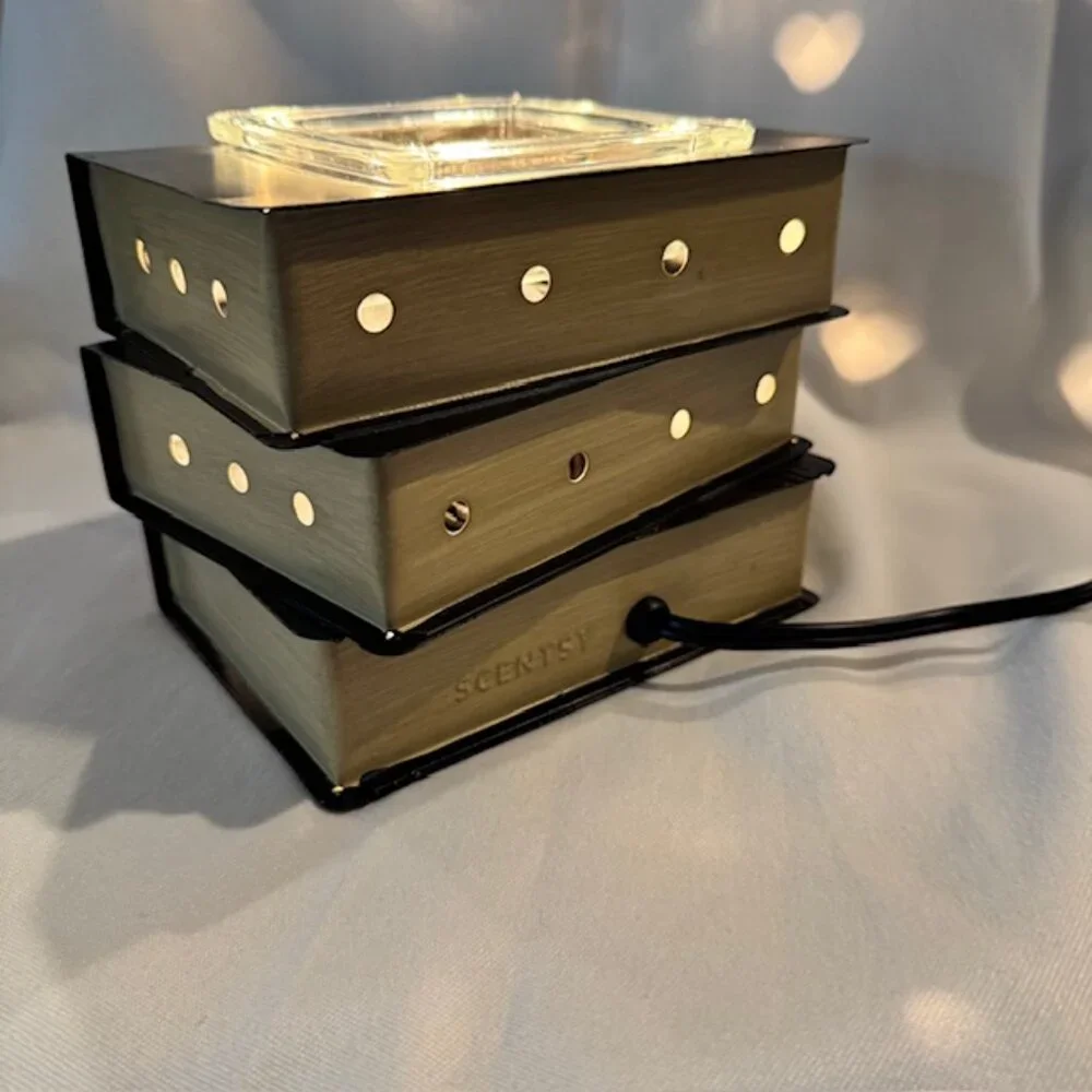 Scentsy Under My Spell Wax Warmer - Gently Used with Box - Picture 3 of 12